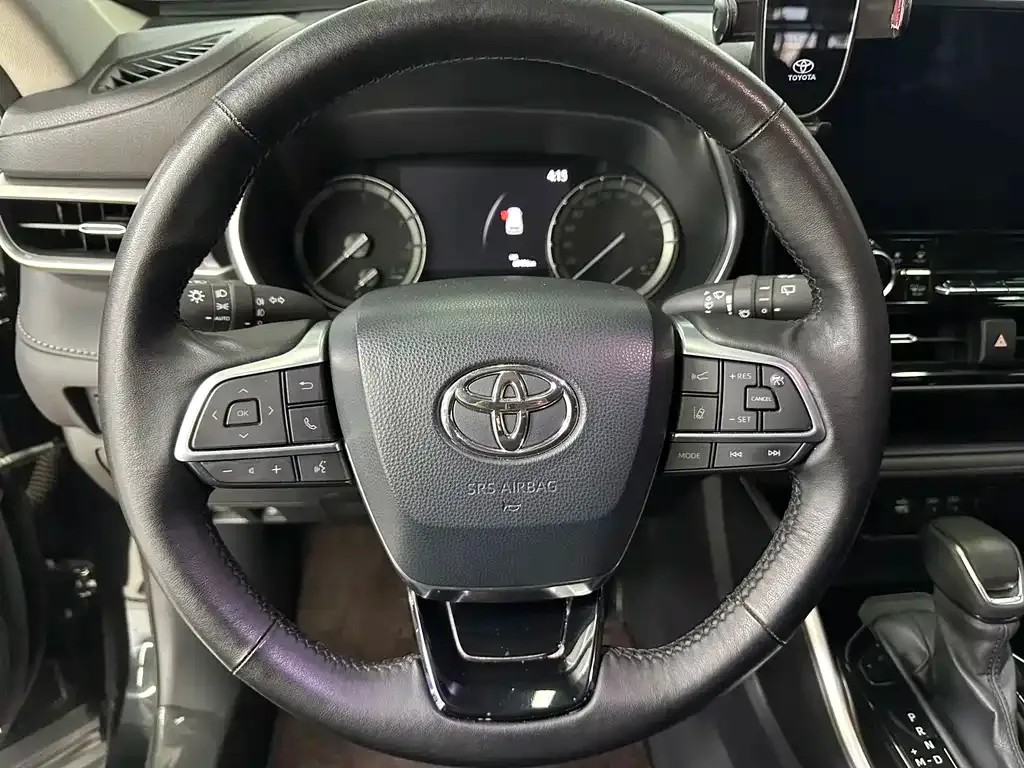 Toyota Highlander — фото 6