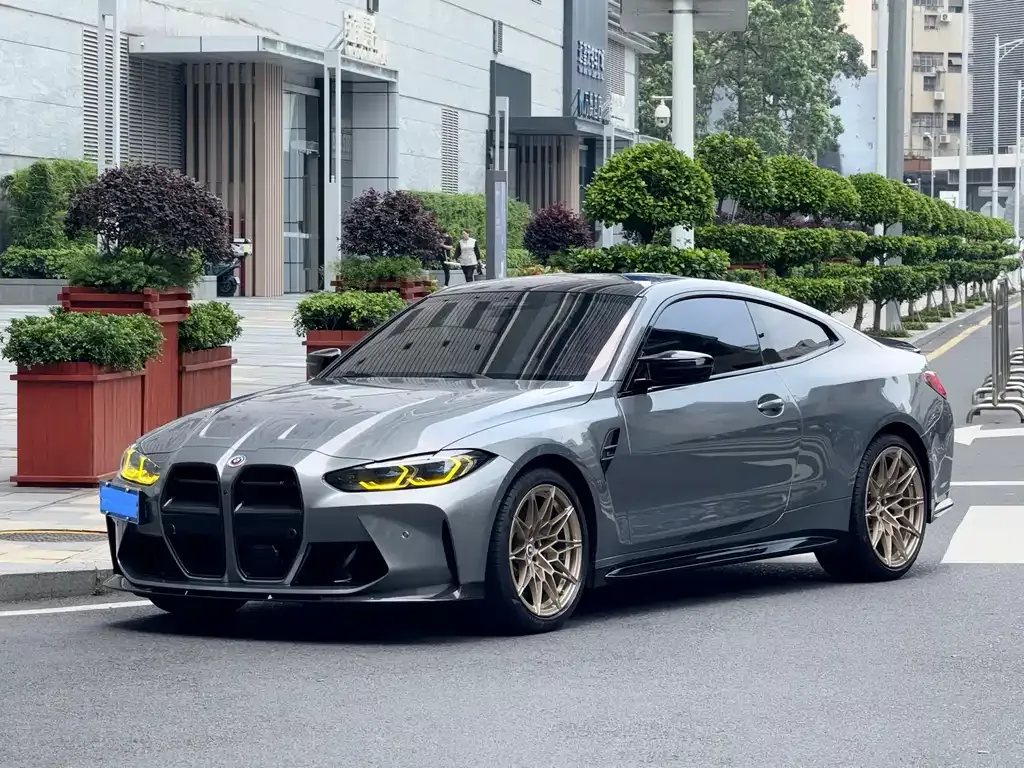 BMW M4 — фото 1