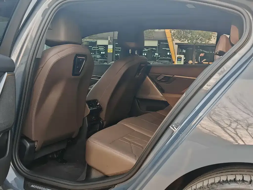 BMW i5 2024 из CN, фото 4