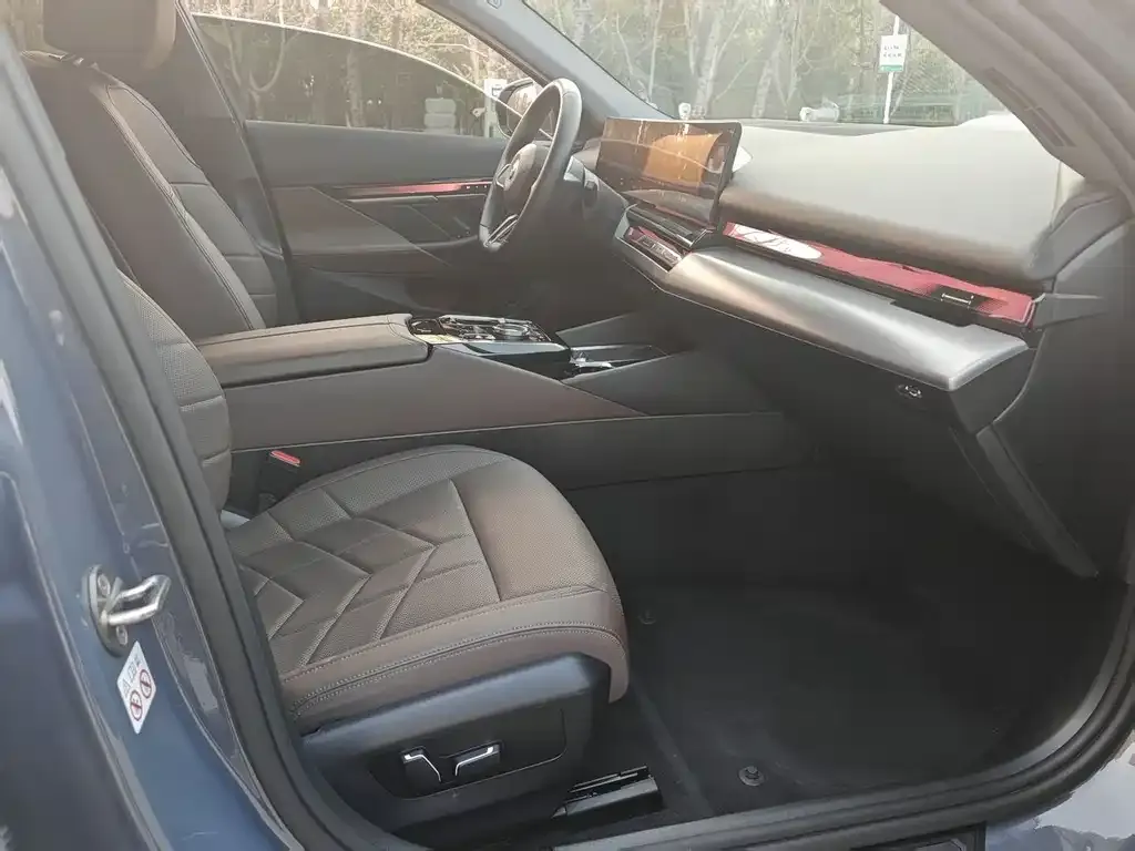BMW i5 2024 из CN, фото 2
