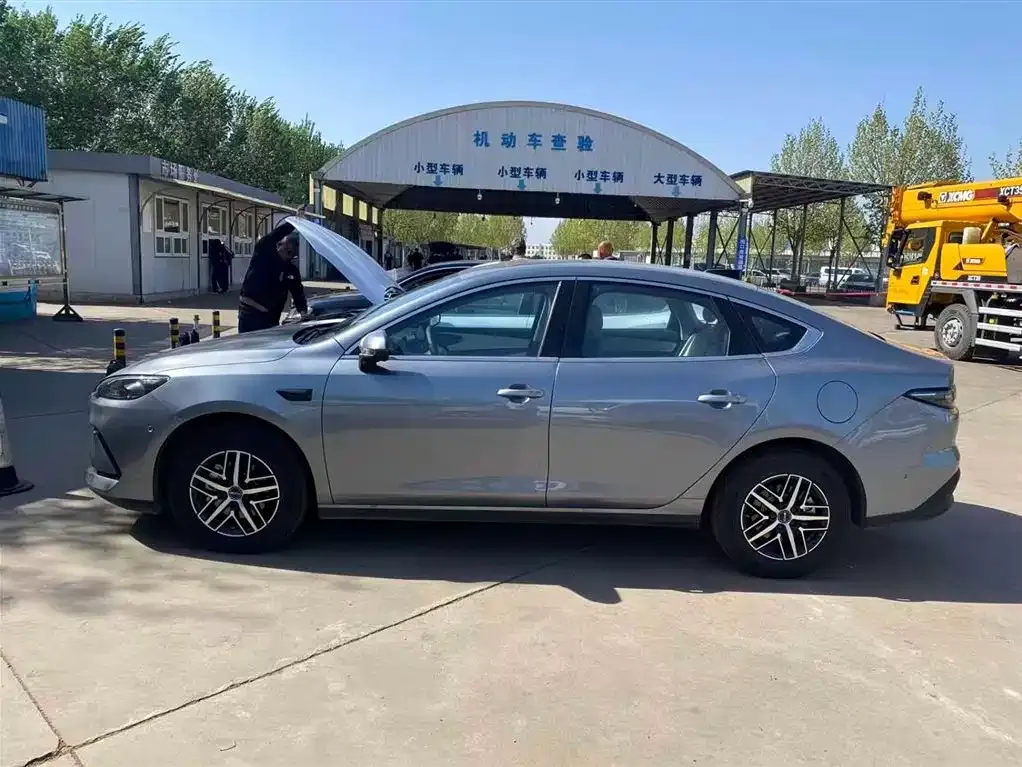 BYD Seal 05 DM-i — фото 9