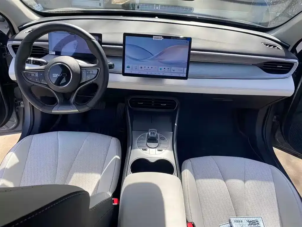 BYD Seal 05 DM-i — фото 8