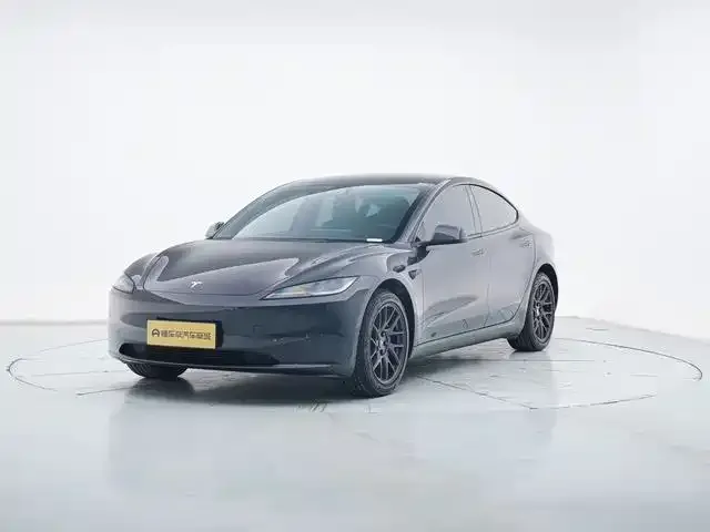 Tesla Model 3 — фото 1