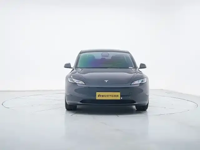 Tesla Model 3 — фото 3