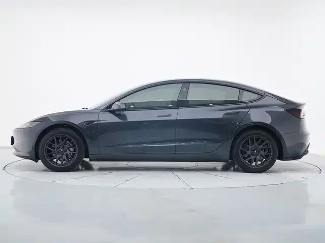 Tesla Model 3 — фото 10
