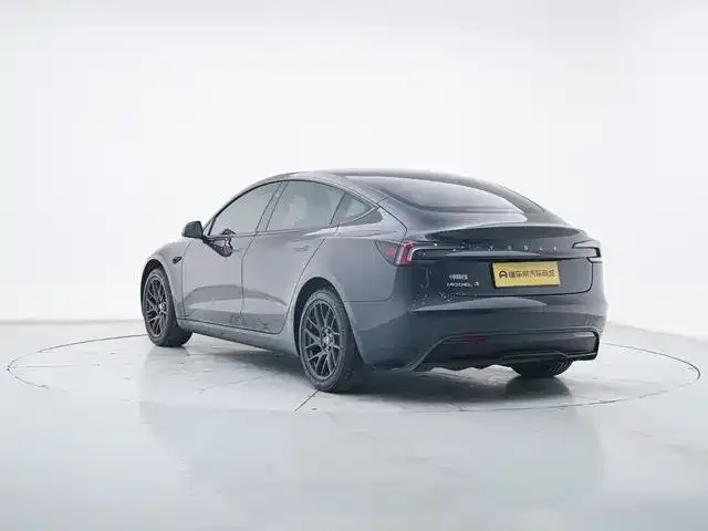 Tesla Model 3 — фото 2