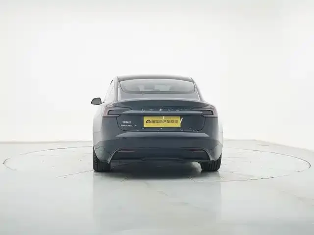 Tesla Model 3 — фото 4