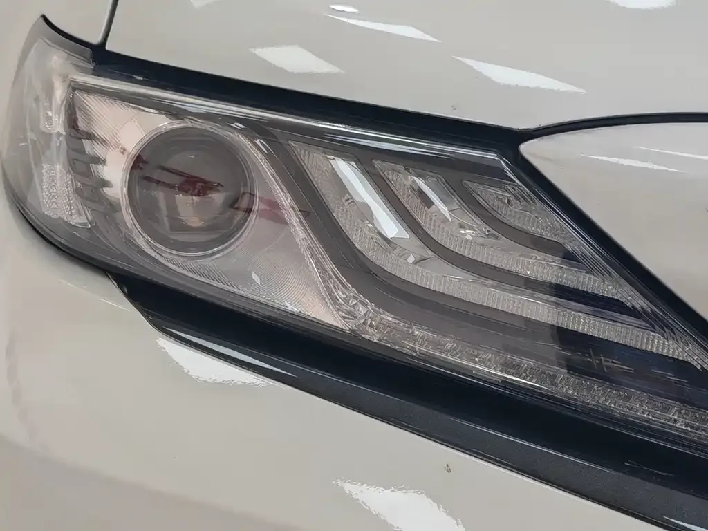 Toyota Camry — фото 3
