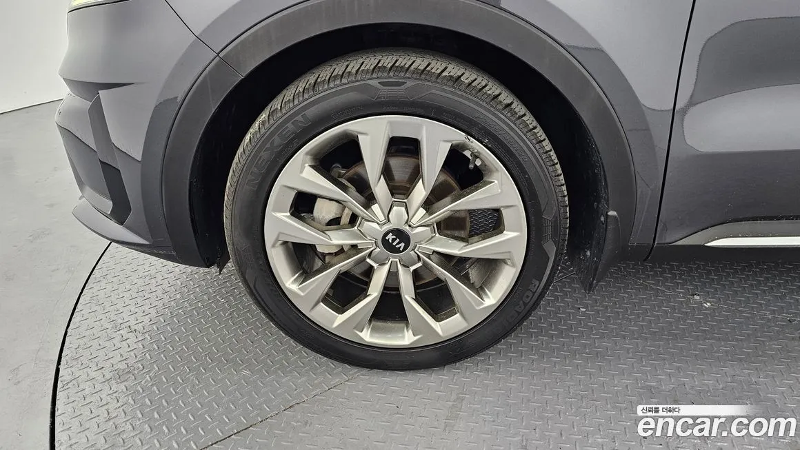 Kia Sorento — фото 10