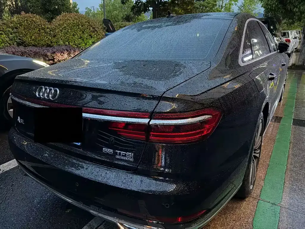 Audi A8 — фото 7