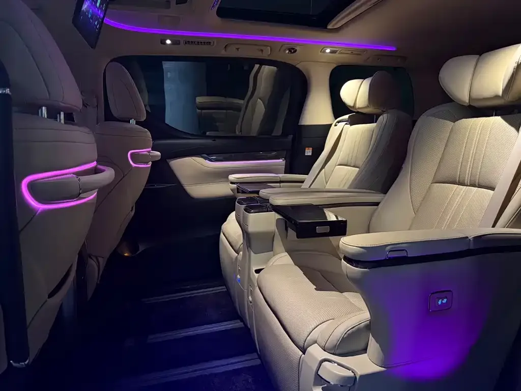 Toyota Vellfire 2023 из CN, фото 7