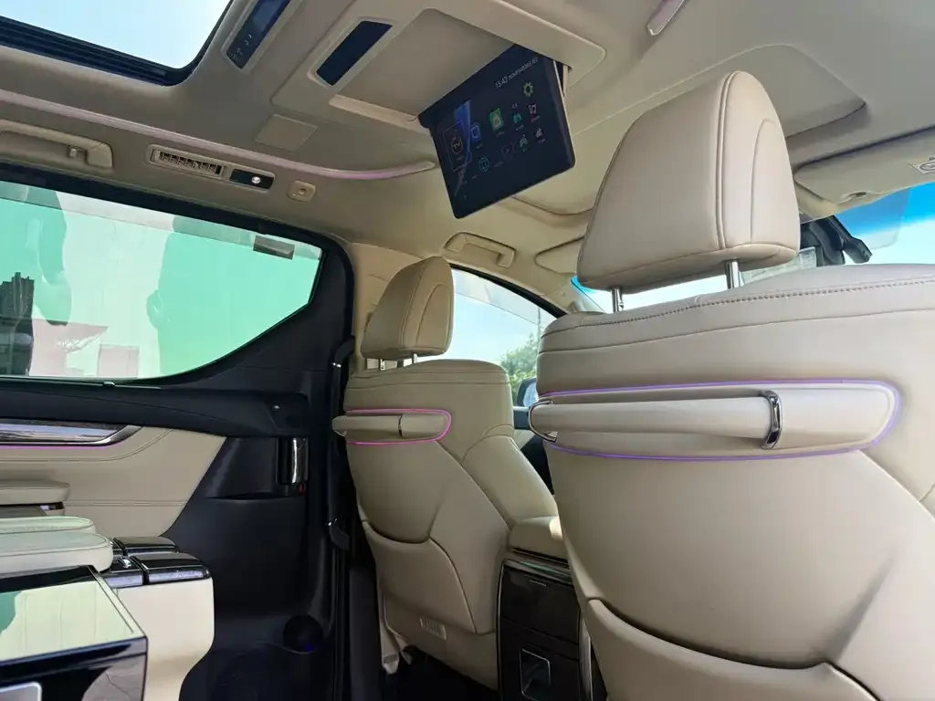 Toyota Vellfire 2023 из CN, фото 2