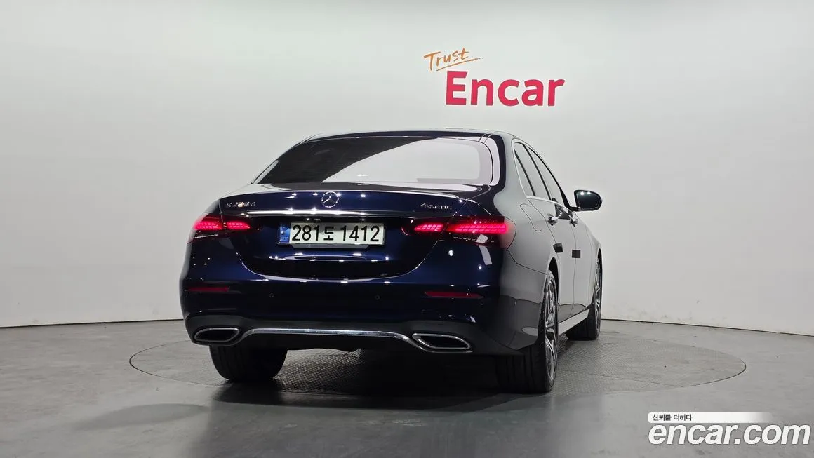 Mercedes-Benz E-Class — фото 10