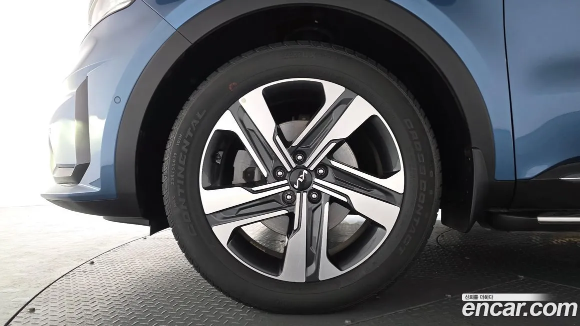 Kia Sorento — фото 9