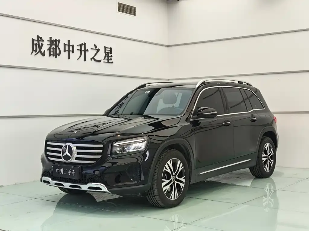 Mercedes-Benz GLB — фото 1