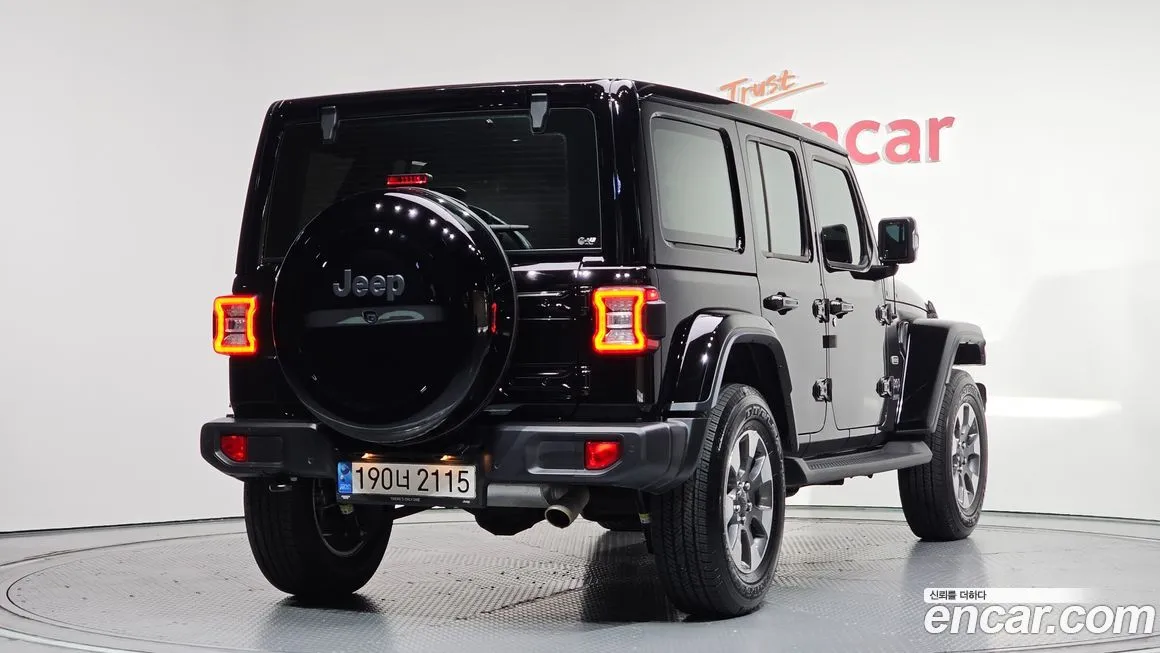Jeep Wrangler — фото 9