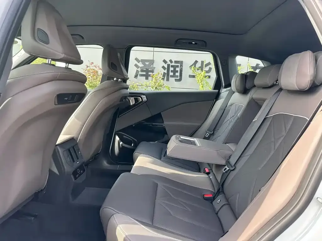 BMW X3 2025 из CN, фото 2