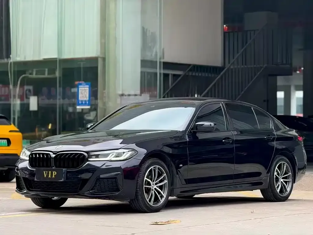 BMW 5 Series — фото 1