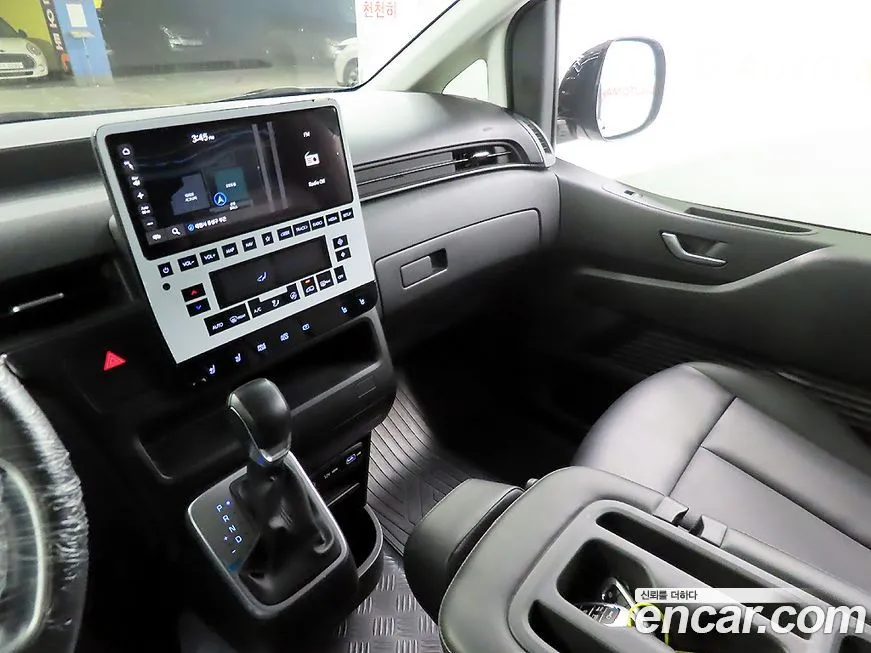 Hyundai Staria — фото 3