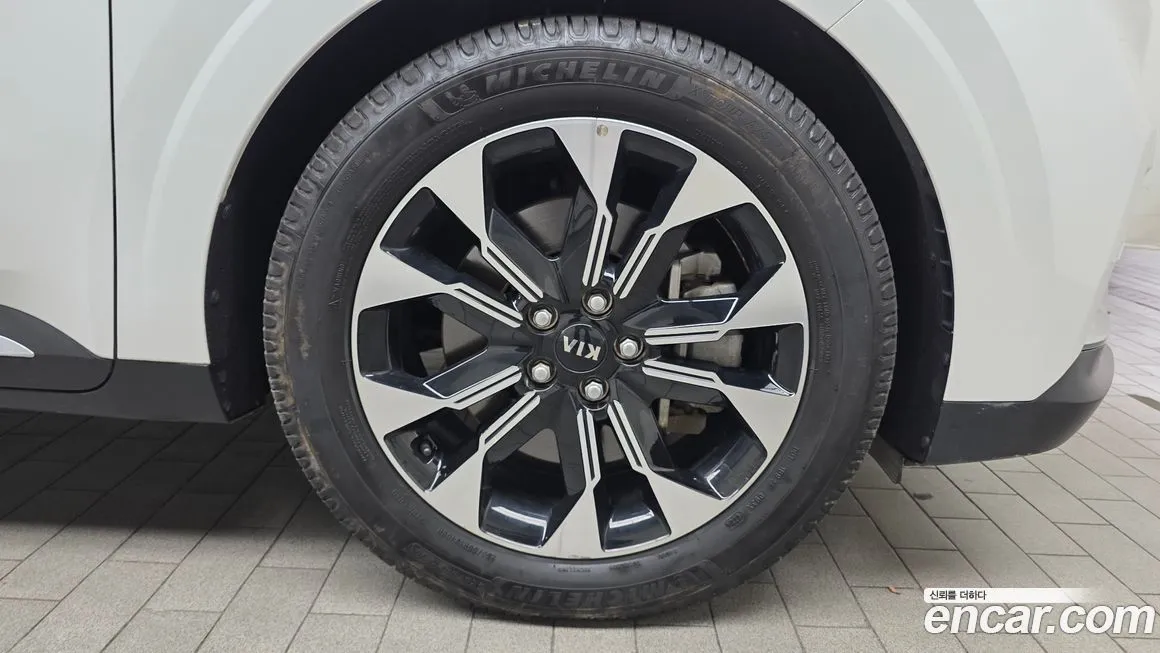 Kia Carnival — фото 10