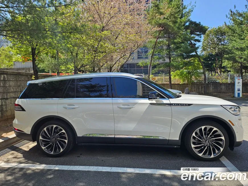 Lincoln Aviator — фото 10