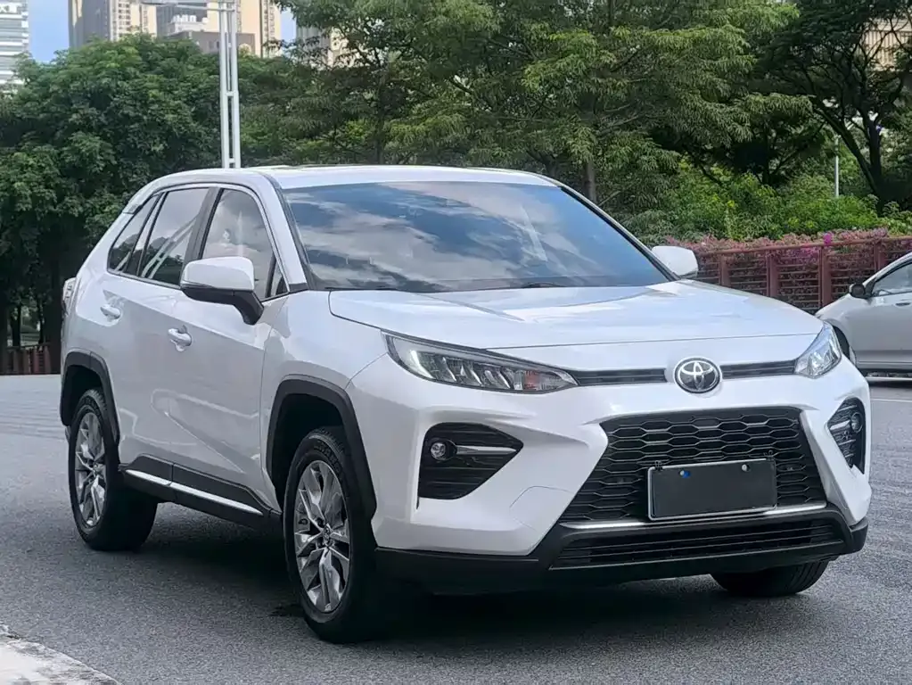 Toyota Wildlander — фото 5