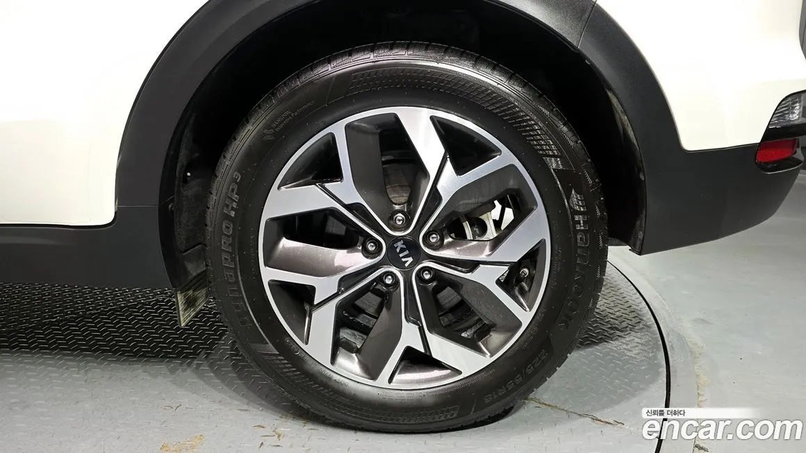Kia Sportage — фото 9