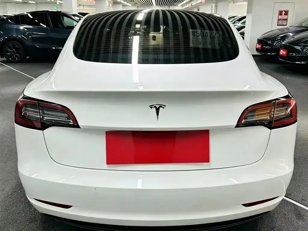 Tesla Model 3 — фото 6