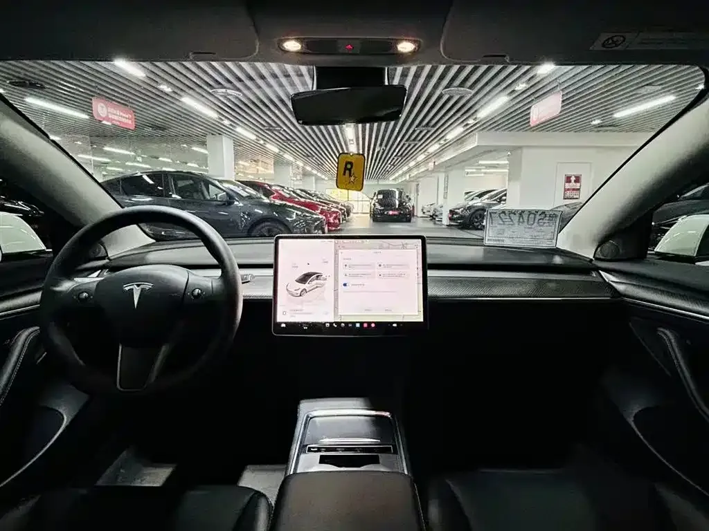 Tesla Model 3 — фото 5