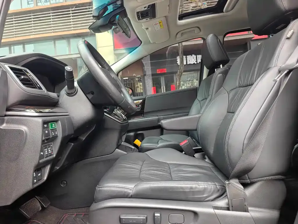 Honda Odyssey 2021 из CN, фото 2