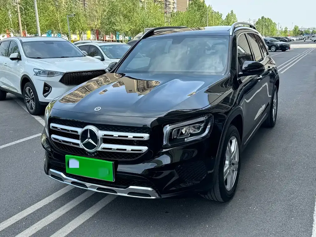 Mercedes-Benz GLB — фото 1