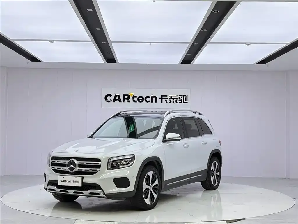 Mercedes-Benz GLB — фото 1