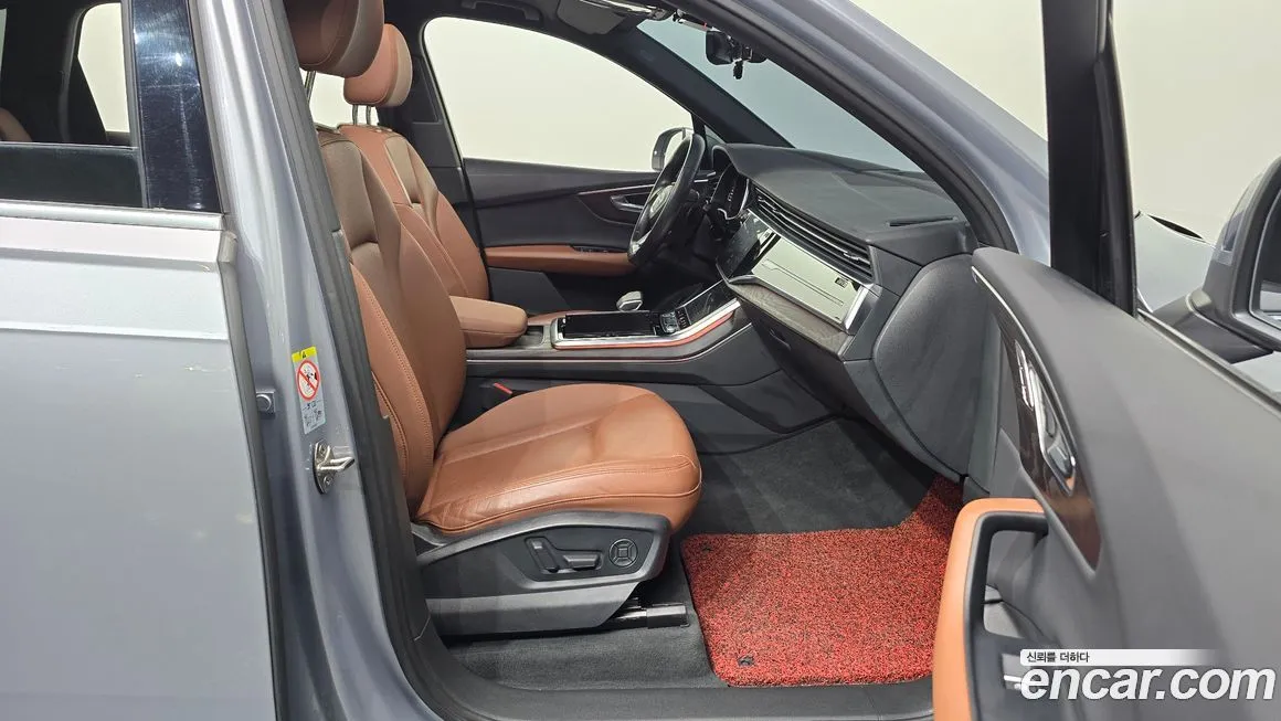 Audi Q7 2021 из KR, фото 5