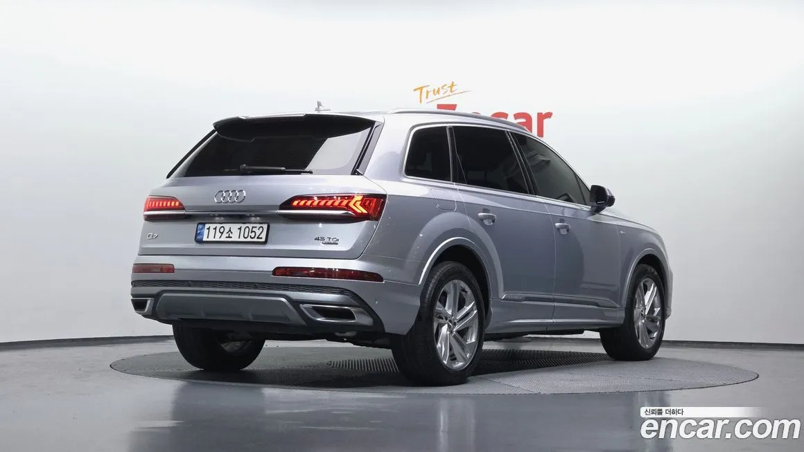Audi Q7 2021 из KR, фото 3