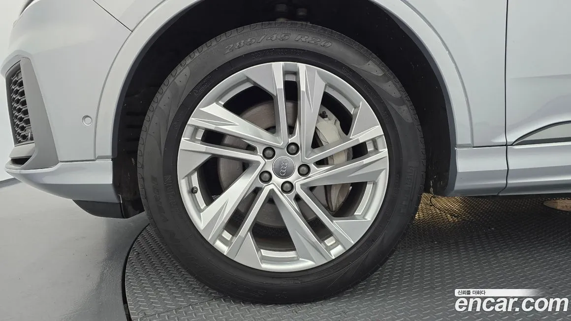 Audi Q7 2021 из KR, фото 10