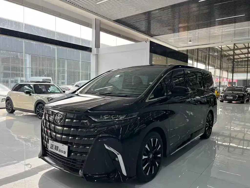 Toyota Alphard — фото 10