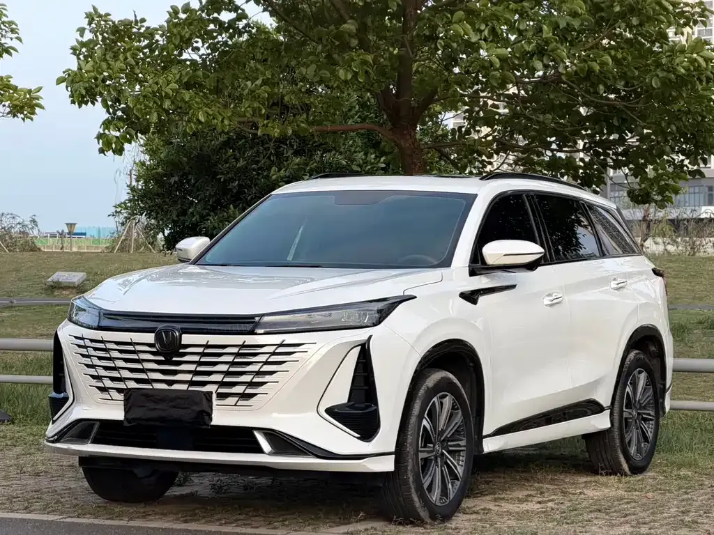 Changan CS75PLUS — фото 1