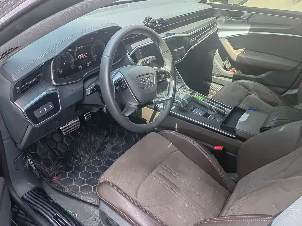 Audi A7L 2024 из CN, фото 9