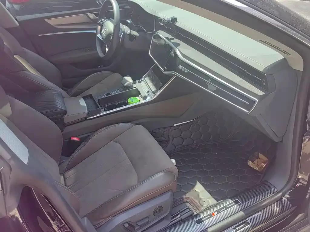 Audi A7L 2024 из CN, фото 8