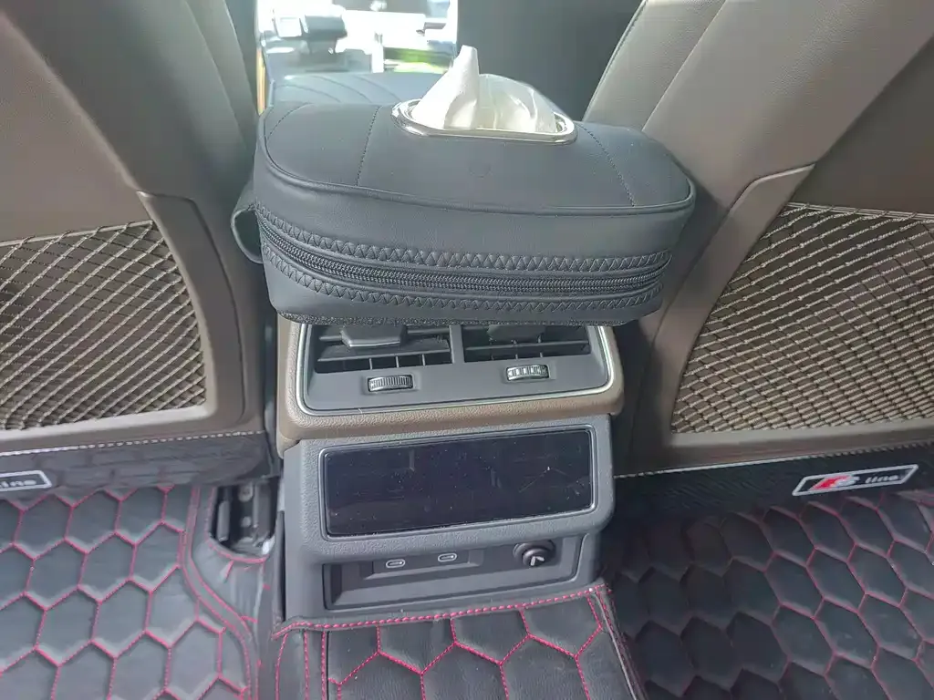 Audi A7L 2024 из CN, фото 2