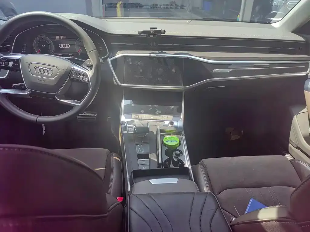 Audi A7L 2024 из CN, фото 6
