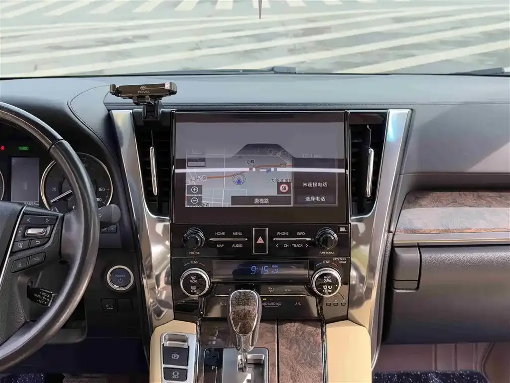 Toyota Vellfire — фото 8