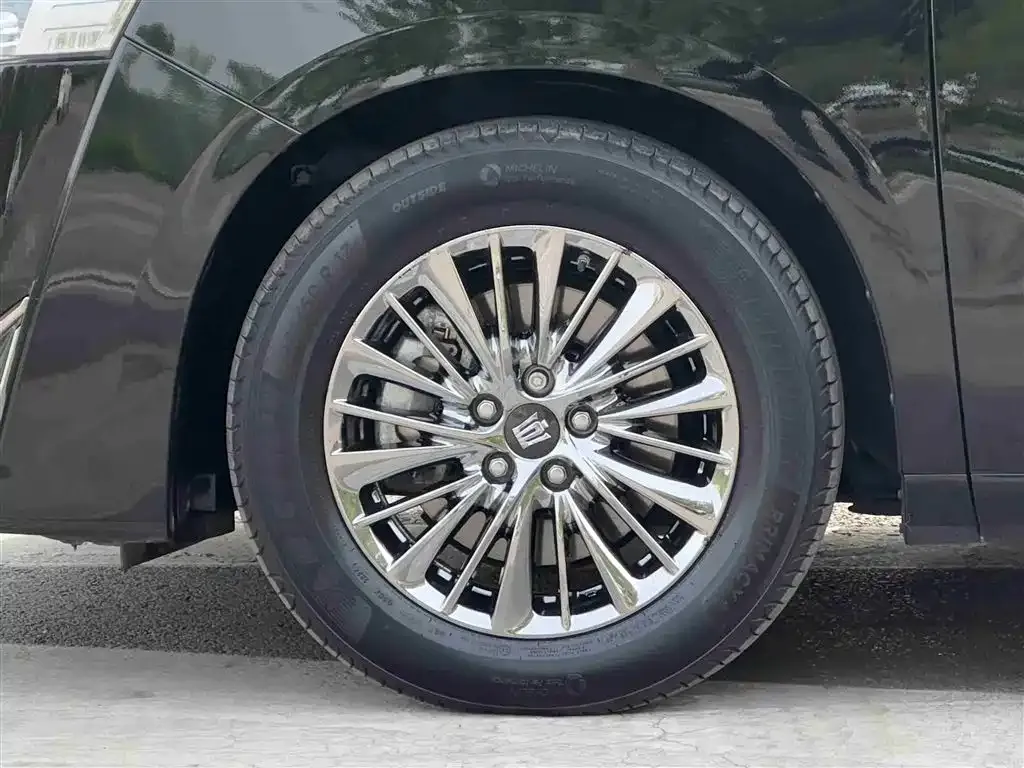 Toyota Vellfire — фото 9