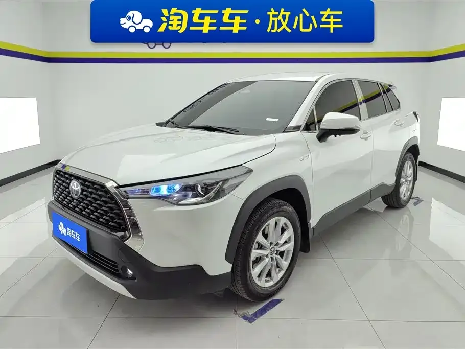 Toyota Corolla Cross — фото 1