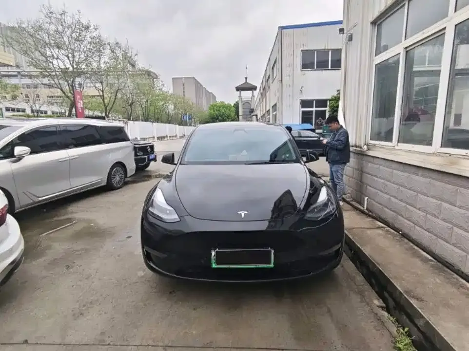 Tesla Model Y — фото 4