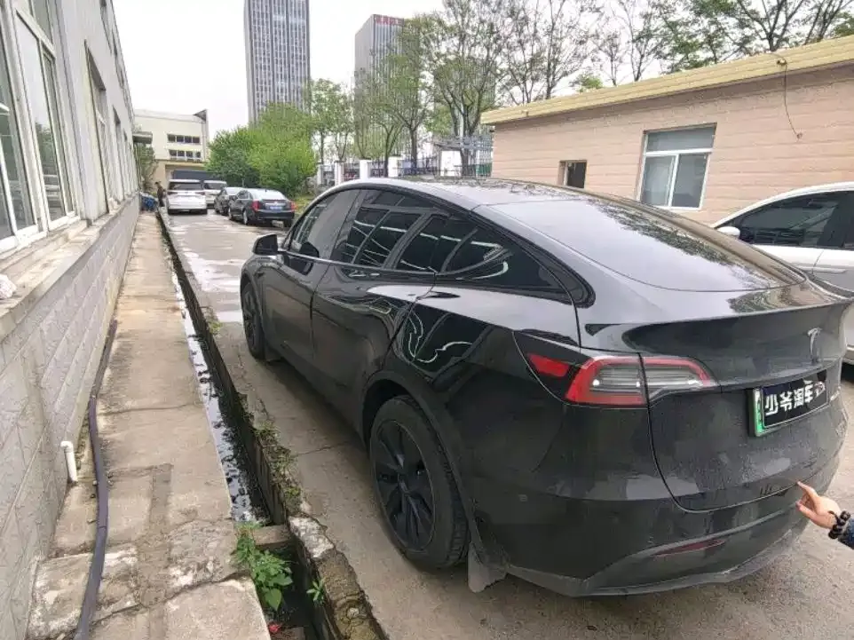 Tesla Model Y — фото 5