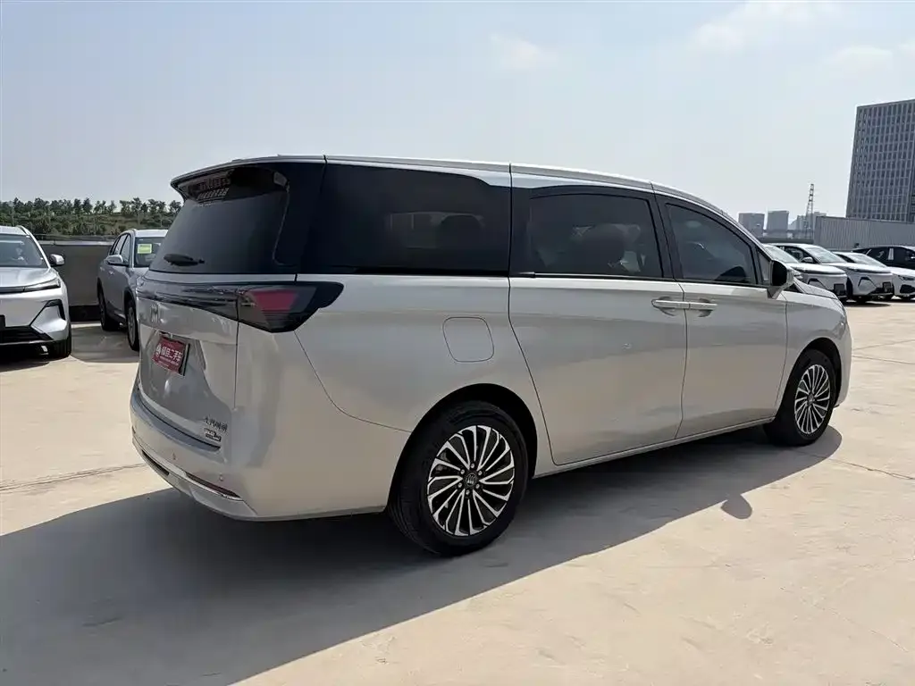 Buick GL8 Hybrid 2025 из CN, фото 4