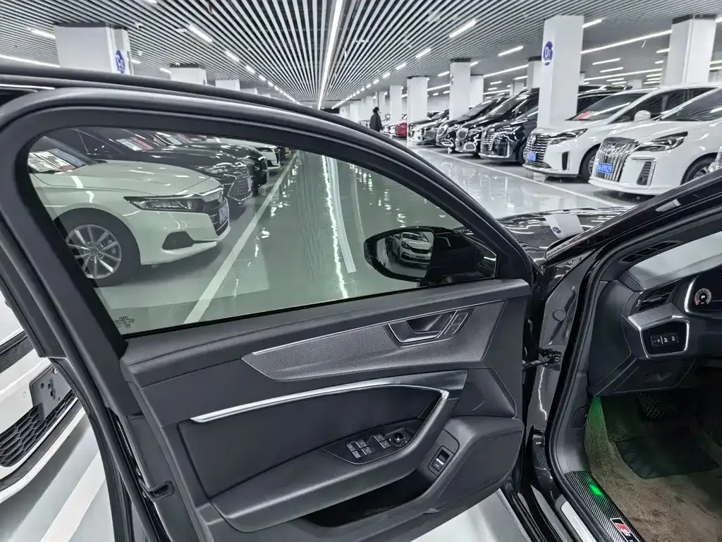 Audi A6L 2021 из CN, фото 7