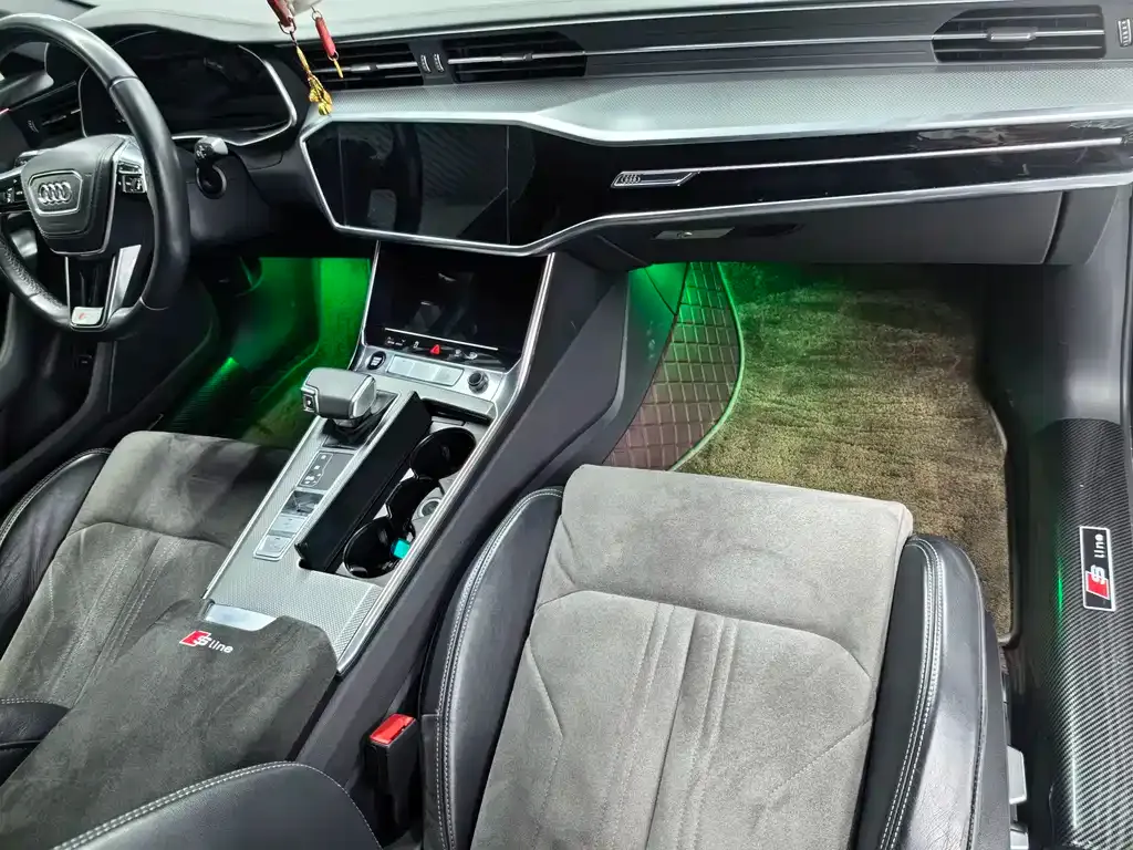 Audi A6L 2021 из CN, фото 4