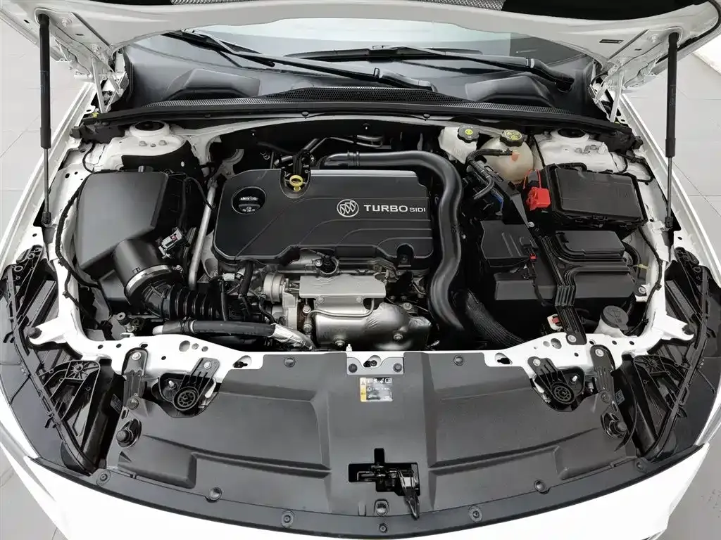 Buick Regal — фото 10